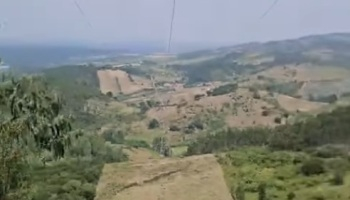 Por caminhos difíceis